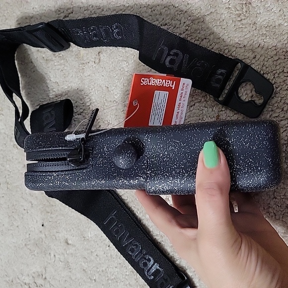 Havaianas Gray Camera Case with Strap - Picture 5 of 6